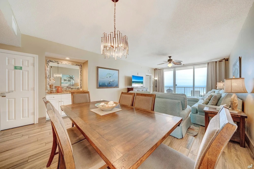 Majestic Beach Towers 2-901