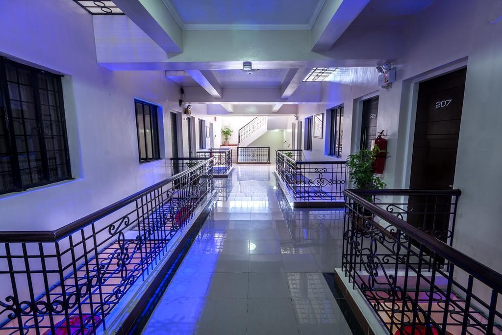 Skylight Hotel
