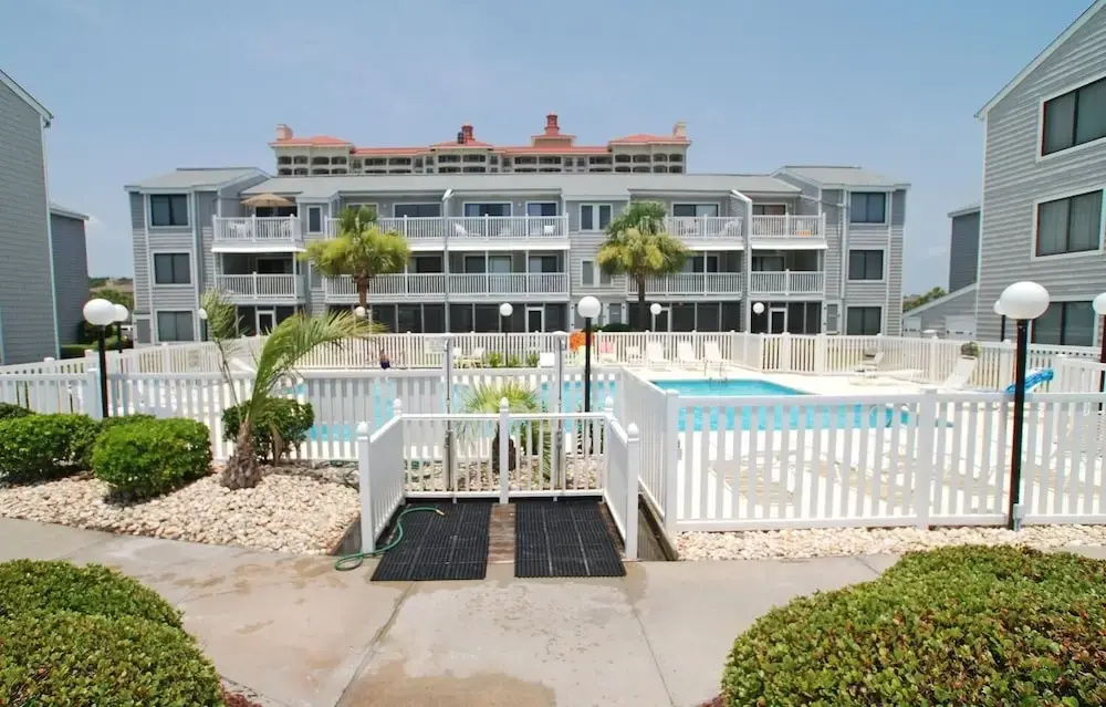 Sea Cloisters 102f 2 Bedroom Condo