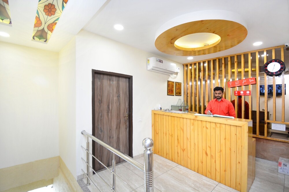 OYO 28335 Hotel Classic