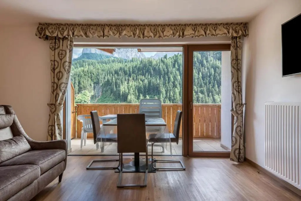 Garni Hotel Gardena App Dolomites 3