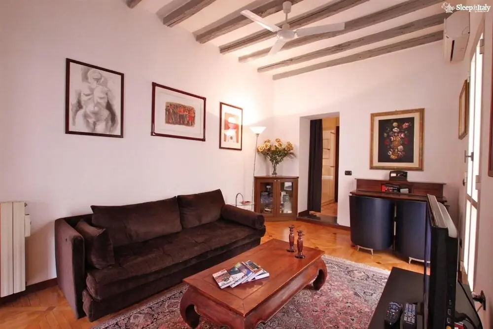 Greci in Rome With 3 Bedrooms and 3 Bathrooms
