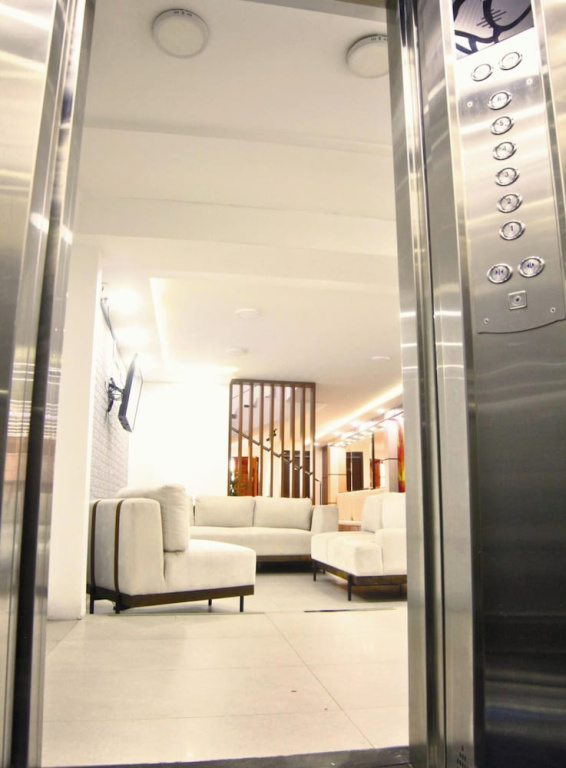Hotel CGH Travel INN Airport