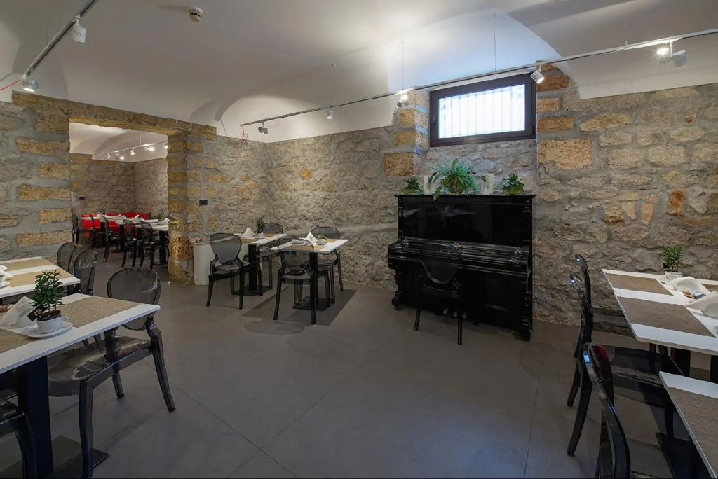 Hotel Tonic