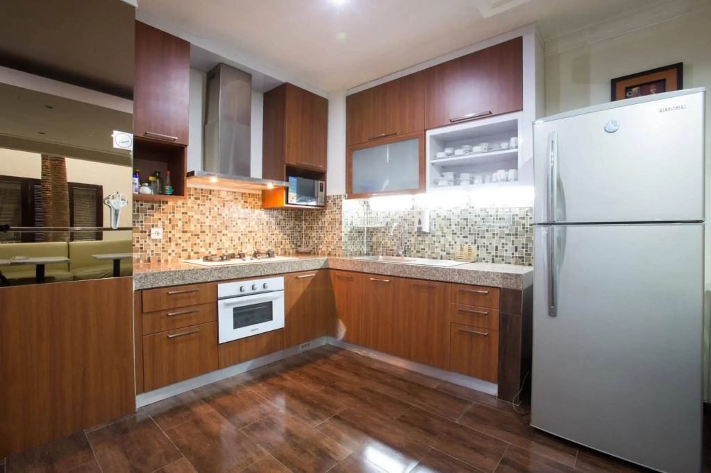 RedDoorz Plus near Pondok Indah Mall