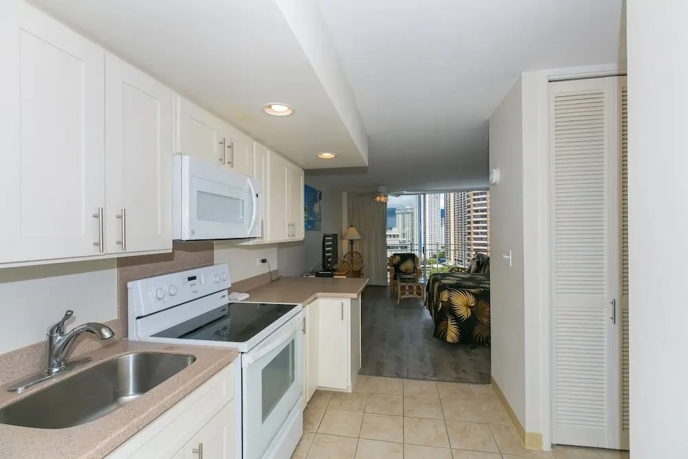 Ilikai Marina Studio City View Condos with Fully Equipped Kitchens & Free Wifi