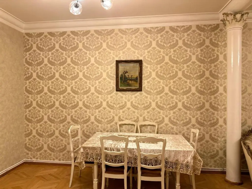 4 ROOM SUITE lN TBILISI CITY