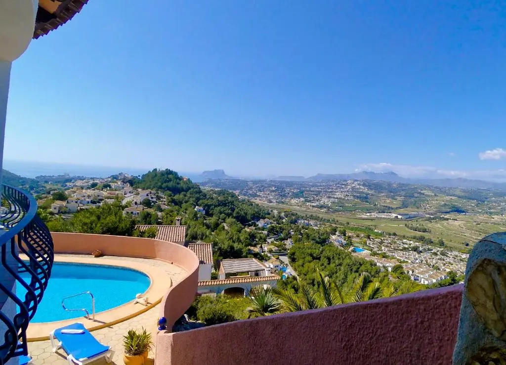 Villa Linda Vista - stunning views - by Holiday Rentals Villamar