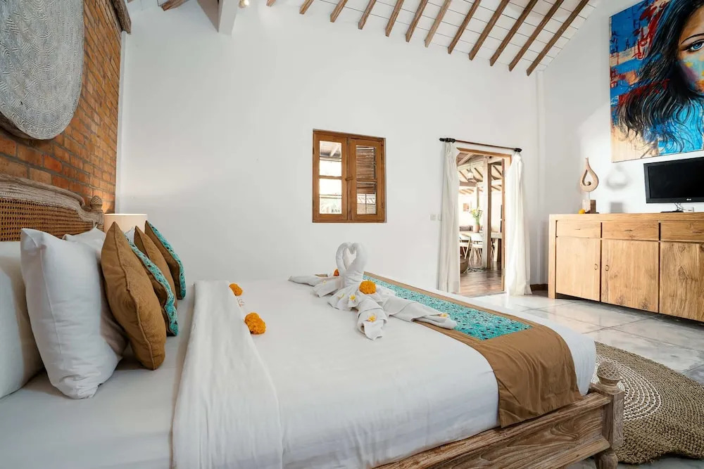Villa Amsa by Pertama Management