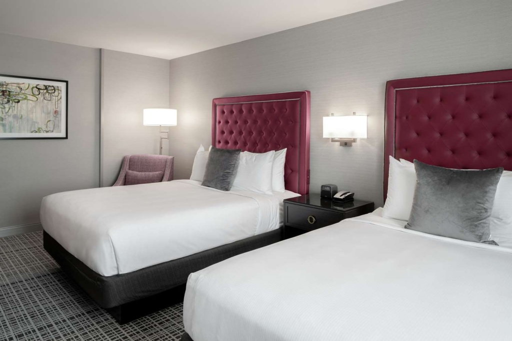The Axis Moline Hotel, Tapestry Collection By Hilton