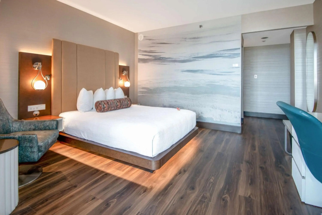 Coast Victoria Hotel & Marina by APA