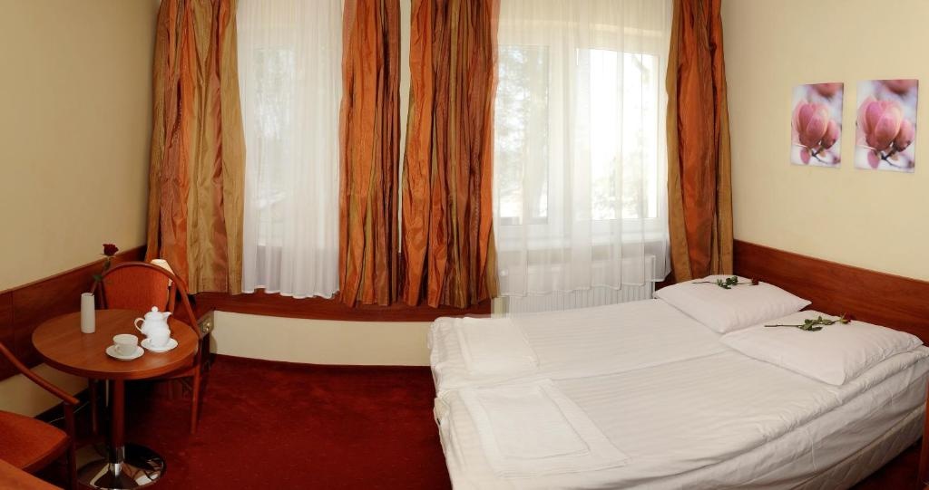 Alcest z widokiem na morze, basenem,