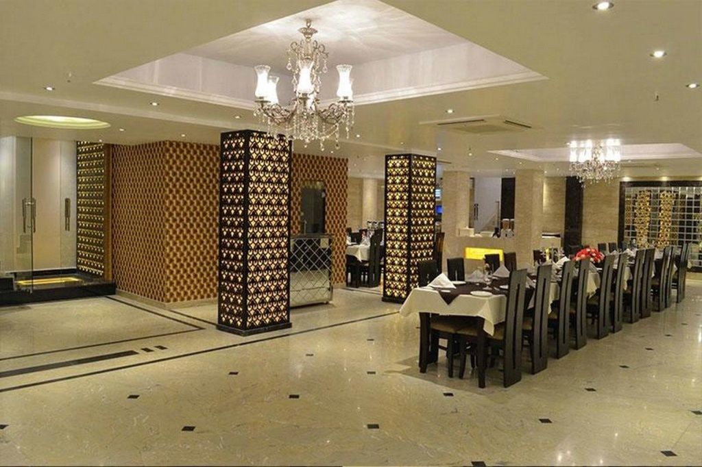 Alaya Stays Hotel Emperor Palms