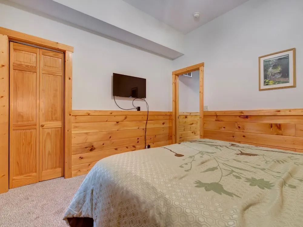 Arrowhead Lodge by Vtrips