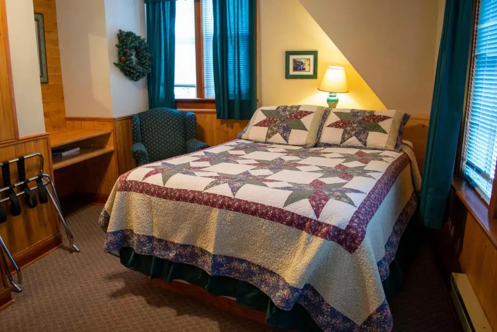 Crandell Mountain Lodge