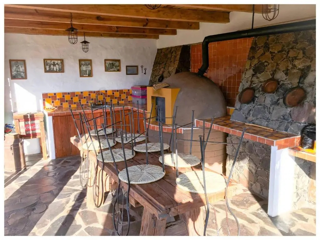 Beautiful Cabin Downtown Tapalpa Oven Mud Barbecue Grill 4 Room 12 ppl TV Wifi