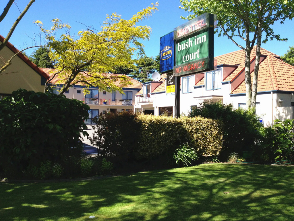 Bush Inn Court Motel