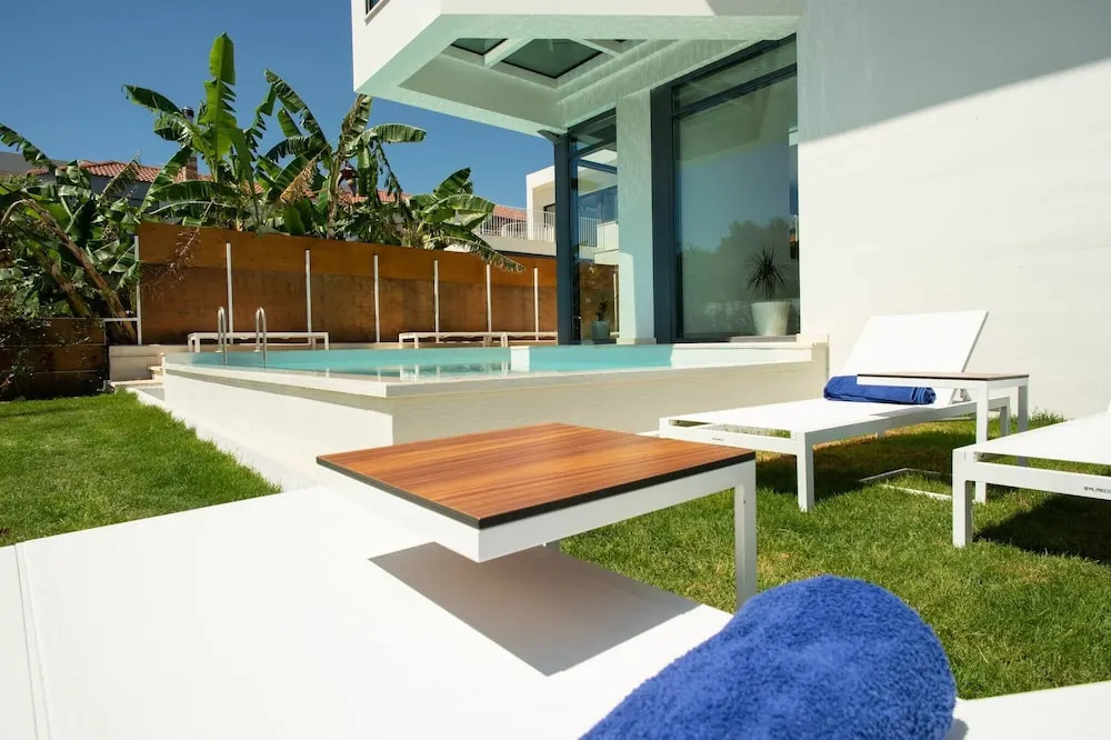 Luxury Villa Mirror - 200meters From The Beach