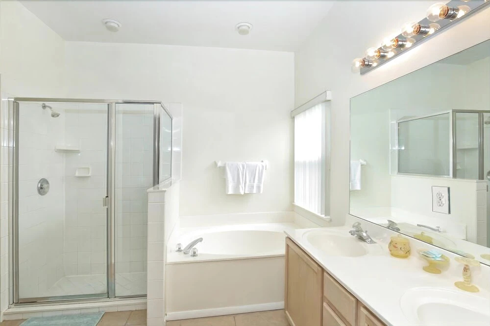 Large Beautiful Home w/ Pool Great for Families!