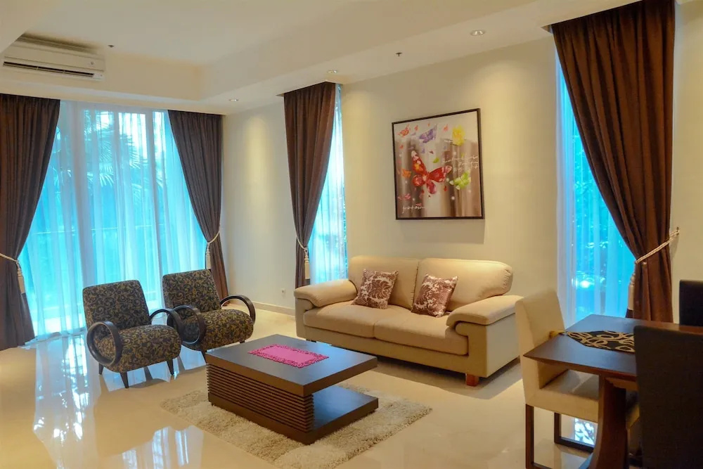 3 Bedrooms Premium Sudirman Residence by Travelio