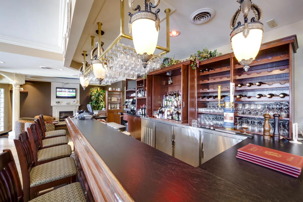 Monte Carlo Inn Vaughan Suites