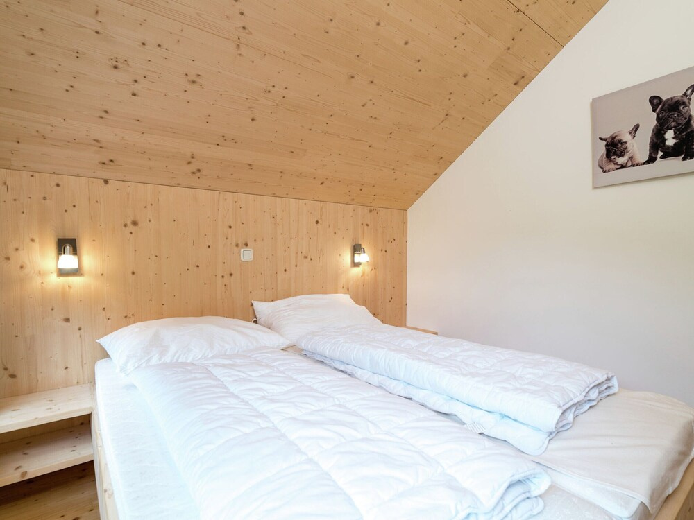 Welcoming Chalet With hot tub
