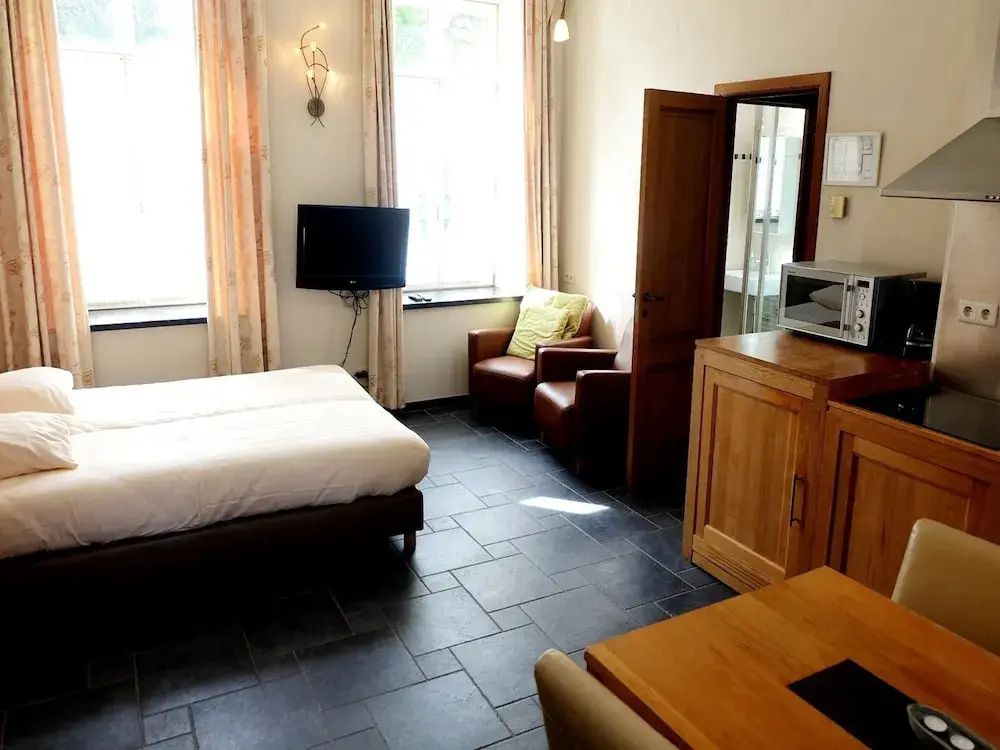Spacious apartment in a 16th-century castle