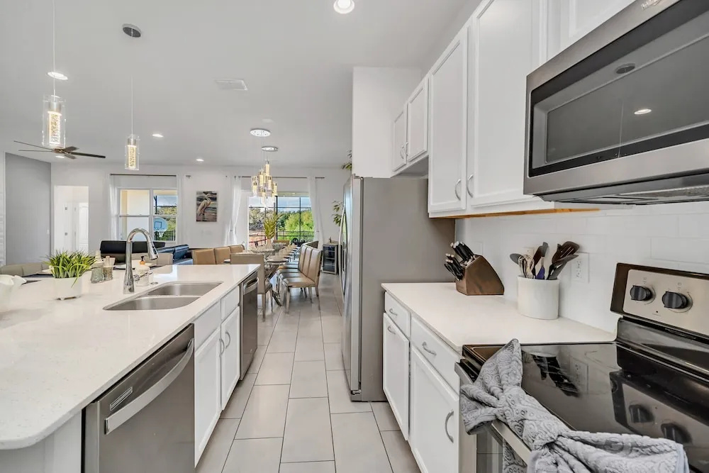 Magnificent 12bd House Perfect for Family Gatherings, Close to Disney #12st8029