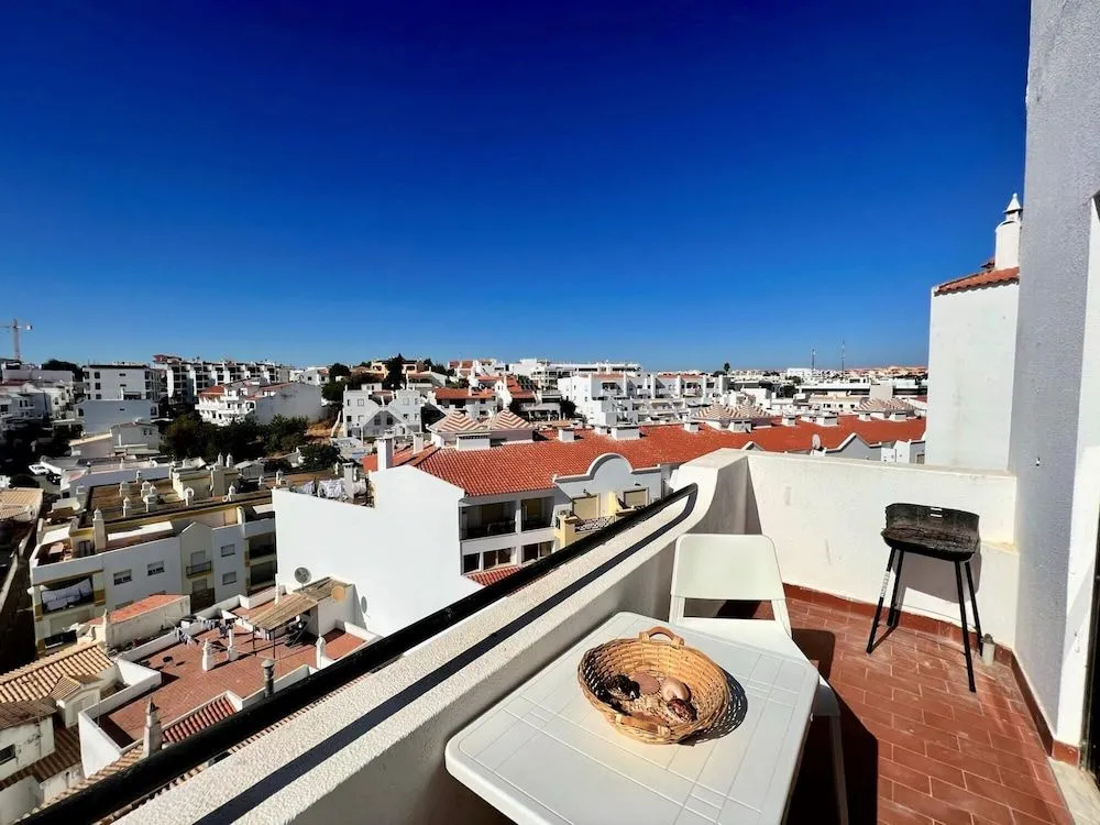 Albufeira Classic 2 by Homing