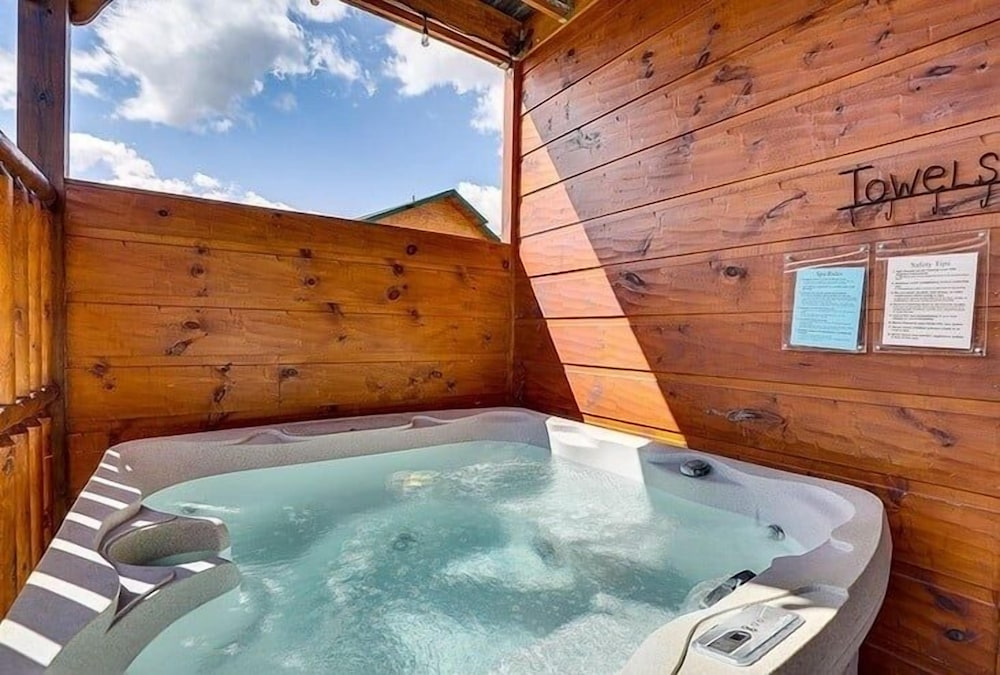 Majestic Vista 3 Bedroom Cabin