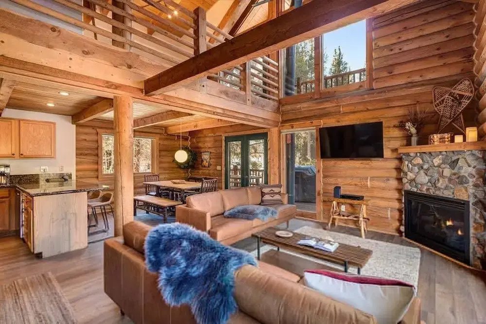 Private Luxurious Cabin w spa Near Breckenridge