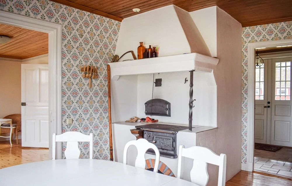 Beautiful Home in Eksjö With 3 Bedrooms, Sauna and Wifi