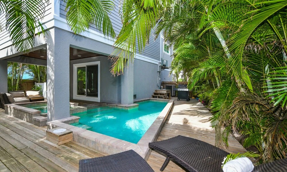Gulf View Beach House by AMI Locals