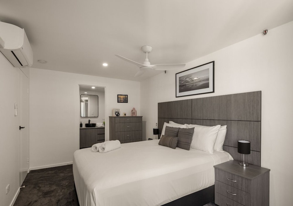 Level 26 - Pacific Horizon Retreat