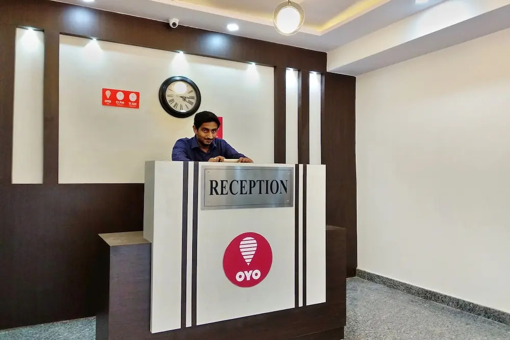 OYO 10525 Varcity Abra Madiwala