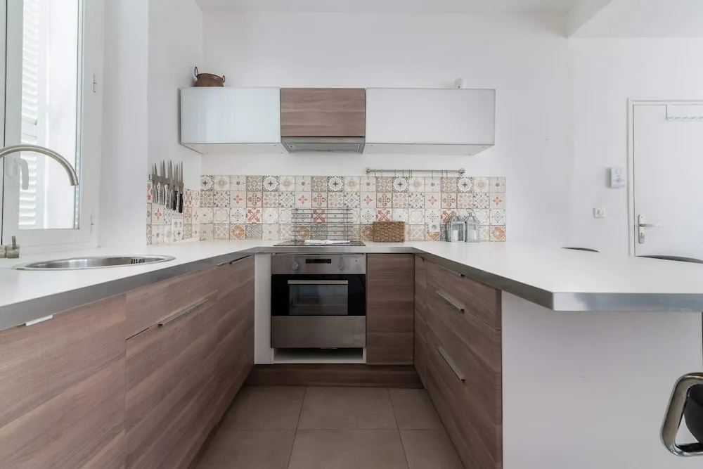 Superb 2BR Central Apt With Private Patio