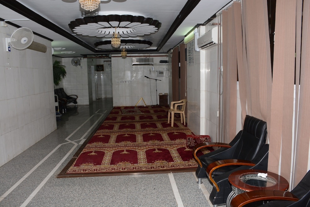 Al Eairy Furnished Apts Al Madinah 5