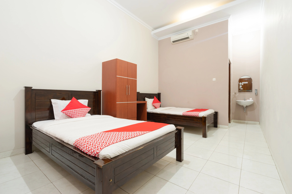 OYO 1885 Wisma Wongso Syariah
