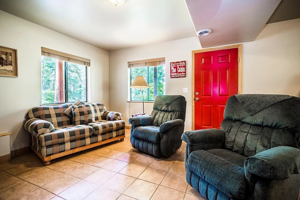 Sleepy Bear House 4 Bedrooms 3 Bathrooms Home