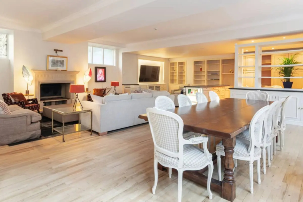 The Heart of Chelsea - Modern & Bright 3BDR Home with Gym, Parking & Patio