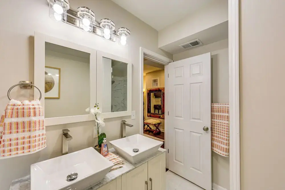 6 Mi to Downtown - Spacious Home in Pittsburgh!