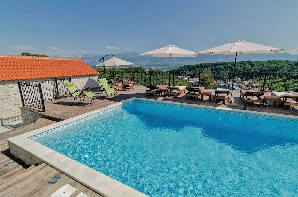 A1 Beautiful apt W.magnificent View and Pool use