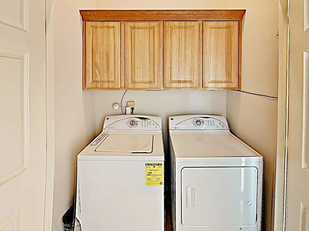 New Listing! Coastal Escape W/ Pool, 200 To Beach 4 Bedroom Townhouse