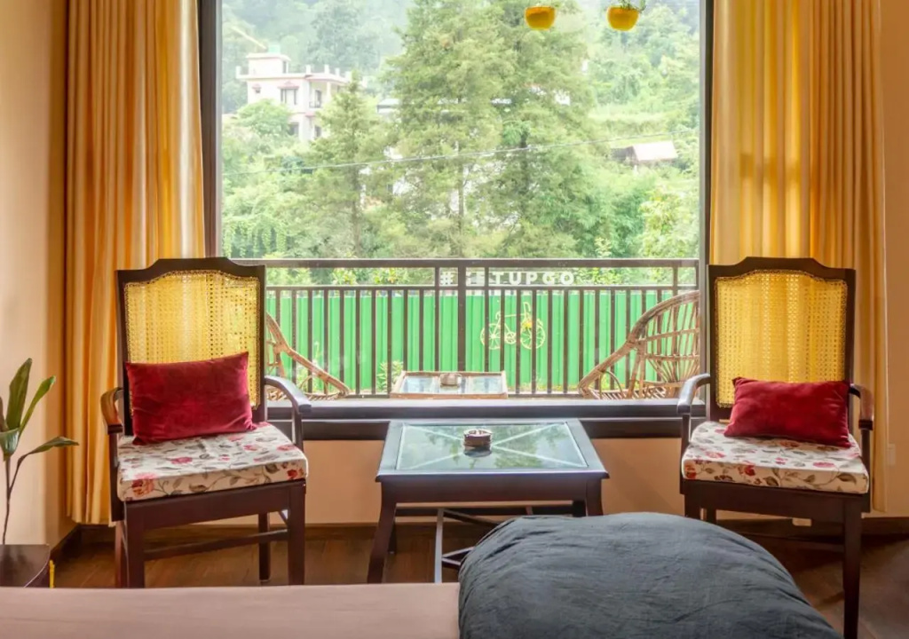 The Hosteller Naukuchiatal