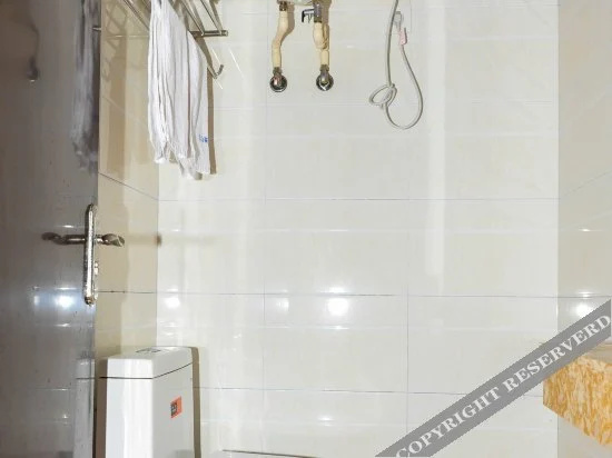 Qingdao Lanshan Business Inn