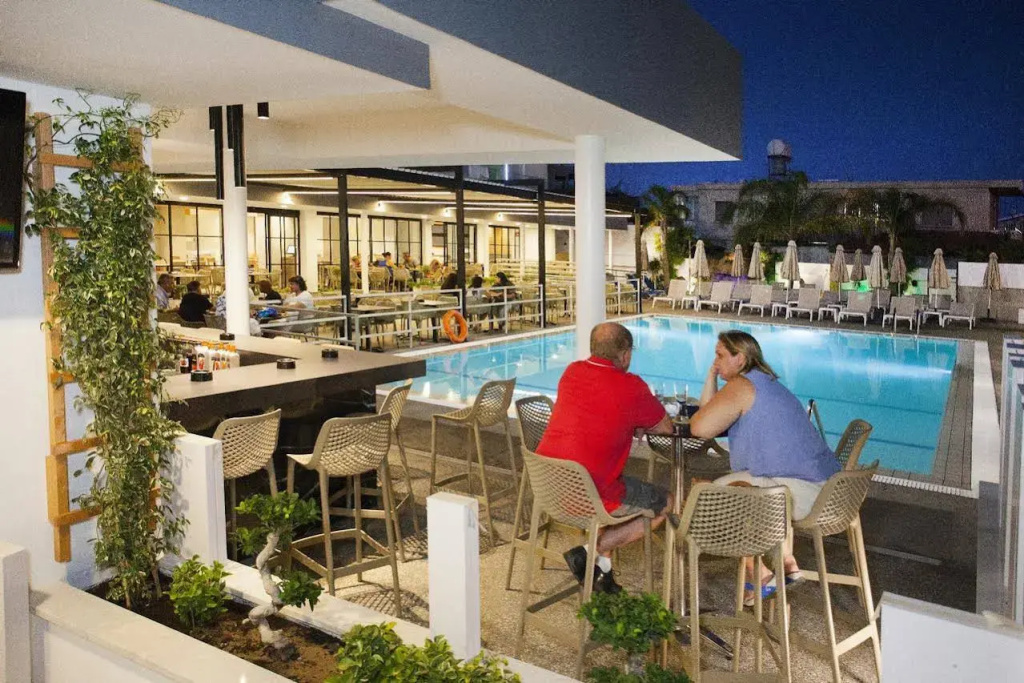Pefkos Hotel