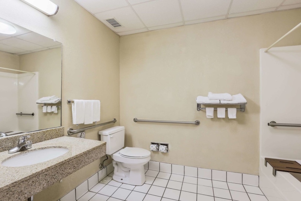 Econo Lodge Inn & Suites Marianna South