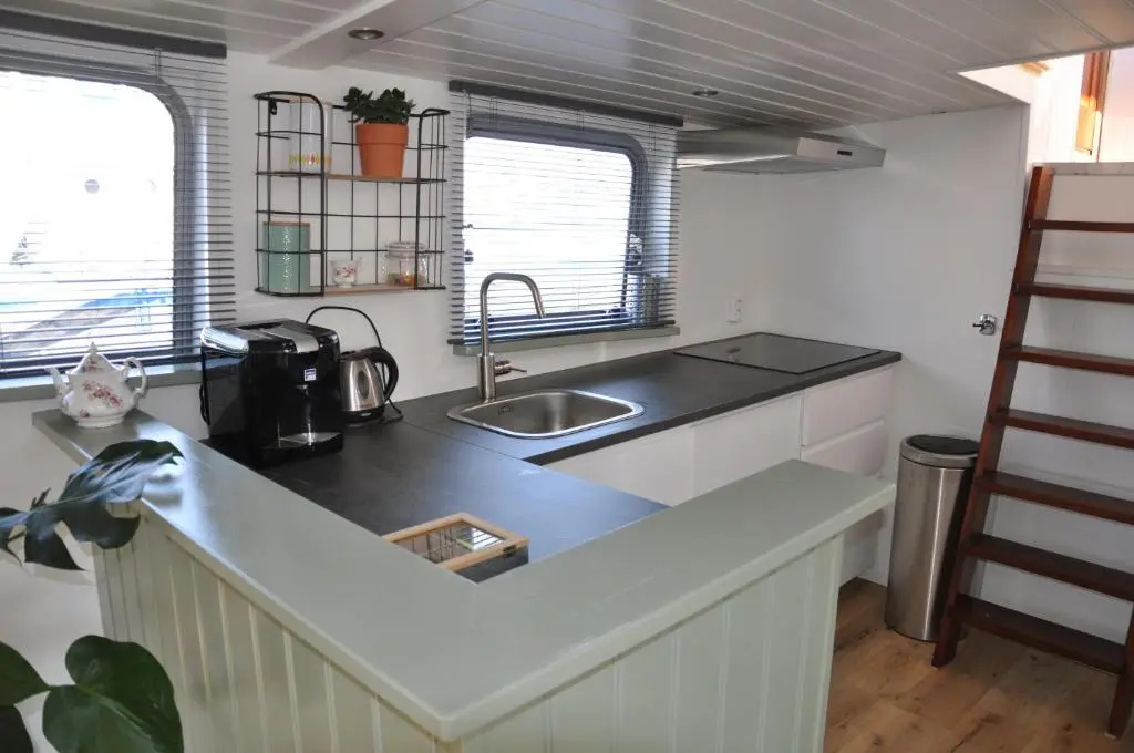 Private Lodge on Houseboat Amsterdam