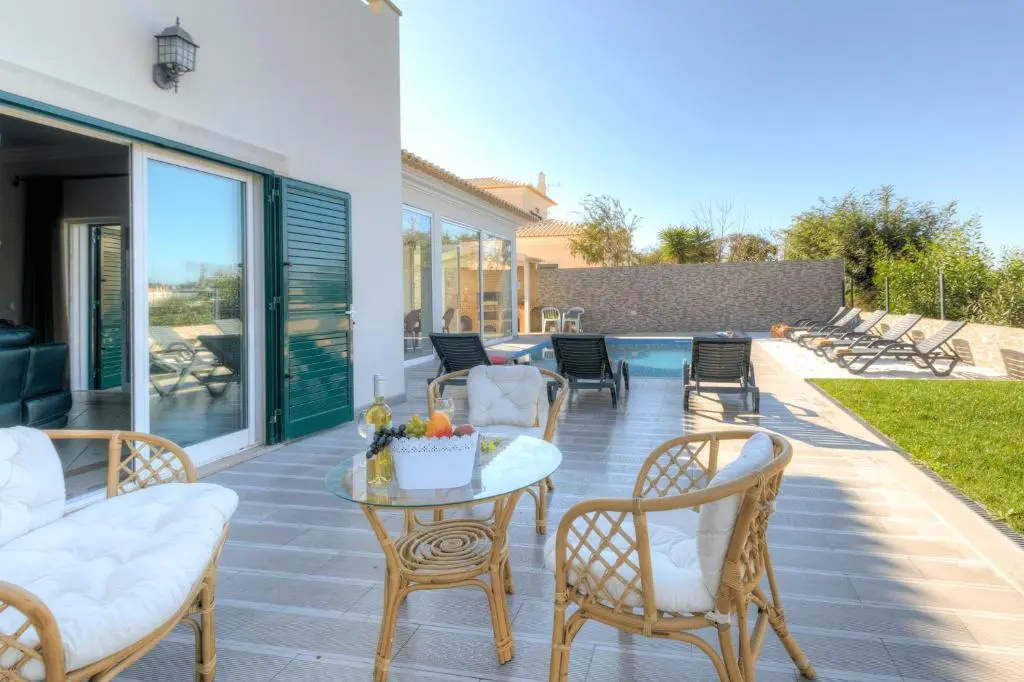 Villa Albufeira Golf Dois Superb V5 sleeps 12 Short Walk to Albufeira Centre