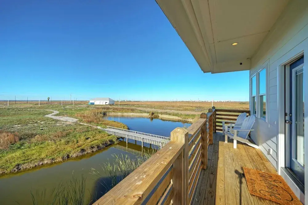 Sleeps 20 2 Homes w/ Beach Boardwalk Access, Water Canal Views, & Priv Pools